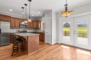 2411 Carriage Ln, Lincolnton, NC 28092 - Photo 8