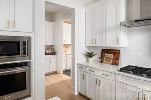 4230 Pinekirk Dr, Charlotte, NC 28269 - Photo 2