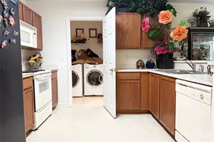 4046 W Fairmeadow Dr, Lancaster, SC 29720 - Photo 4