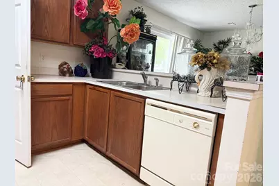 4046 W Fairmeadow Drive, Lancaster, SC 29720 - Photo 6