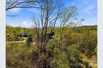 325 Curtain Bluff #W9, Hendersonville, NC 28791 - Photo 16