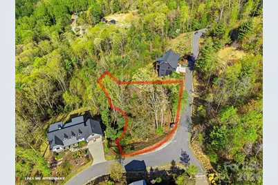 325 Curtain Bluff #W9, Hendersonville, NC 28791 - Photo 4