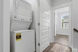 606 W End Dr, Charlotte, NC 28208 - Photo 18