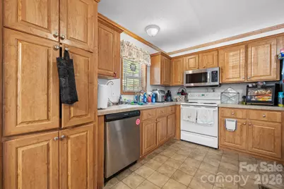 3634 Hillview Drive NE, Conover, NC 28613 - Photo 18