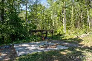 3634 Hillview Dr NE, Conover, NC 28613 - Photo 8
