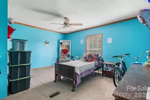 3634 Hillview Dr NE, Conover, NC 28613 - Photo 32