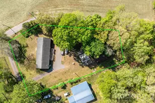 3634 Hillview Dr NE, Conover, NC 28613 - Photo 10