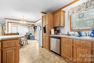 3634 Hillview Dr NE, Conover, NC 28613 - Photo 20