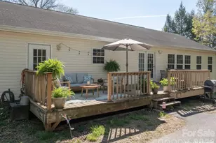 3634 Hillview Dr NE, Conover, NC 28613 - Photo 6
