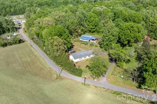 3634 Hillview Dr NE, Conover, NC 28613 - Photo 2