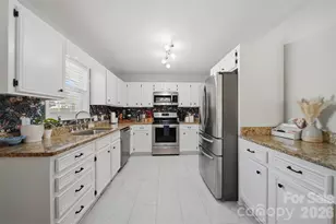 5175 Landing View Dr, Granite Falls, NC 28630 - Photo 12