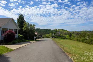 100 Bend View Dr, Marshall, NC 28753 - Photo 14