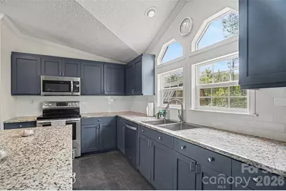 8836 Summerhill Drive, Waxhaw, NC 28173 - Photo 14