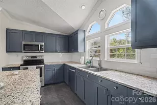 8836 Summerhill Dr, Waxhaw, NC 28173 - Photo 14