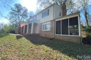 640 Edgewood Dr, Wilkesboro, NC 28697 - Photo 2
