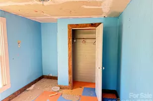 100 Hickory St, Rhodhiss, NC 28667 - Photo 10