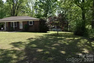 217 Redwood Ln, Lincolnton, NC 28092 - Photo 2