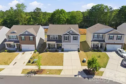 3016 Platinum Pointe Drive, Charlotte, NC 28227 - Photo 2