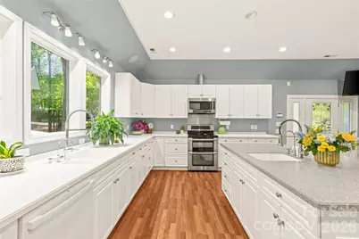 7108 Preston Court, Charlotte, NC 28215 - Photo 18
