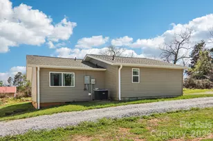 111 W Crawford St, Landrum, SC 29356 - Photo 28