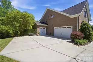727 Misty Arbor Frd, Clover, SC 29710 - Photo 4