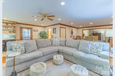 819 Chesterfield Circle SW, Lenoir, NC 28645 - Photo 16