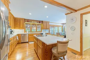 819 Chesterfield Cir SW, Lenoir, NC 28645 - Photo 10