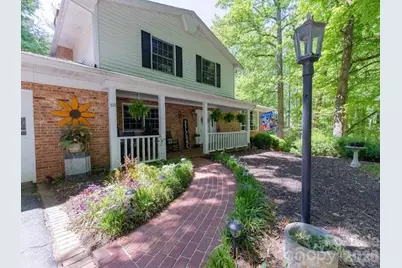 819 Chesterfield Circle SW, Lenoir, NC 28645 - Photo 2