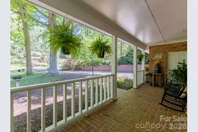 819 Chesterfield Circle SW, Lenoir, NC 28645 - Photo 6