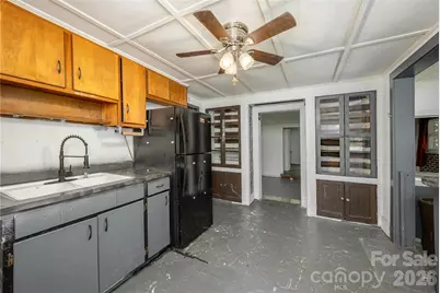 603 Halsbury Avenue, Hendersonville, NC 28791 - Photo 6