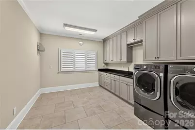 808 Huntington Park Drive, Charlotte, NC 28211 - Photo 32