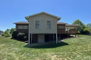 2303 Briarwood Street SW, Lenoir, NC 28645 - Photo 8