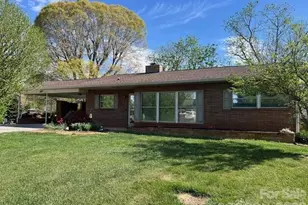 2303 Briarwood Street SW, Lenoir, NC 28645 - Photo 2