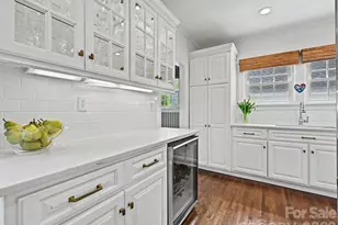 2001 Beverly Dr, Charlotte, NC 28207 - Photo 14