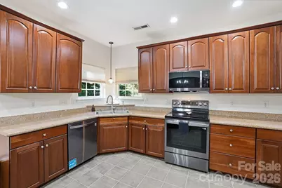 734 Lynnwood Farms Drive, Fort Mill, SC 29715 - Photo 10