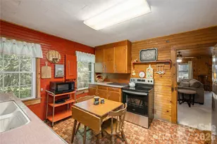 10844 Greenville Hwy, Cedar Mountain, NC 28718 - Photo 22