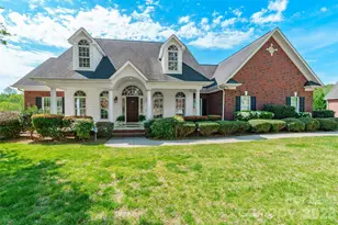 122 Upper Oak Dr, Statesville, NC 28625 - Photo 2