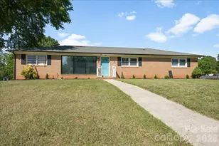 1236 Landsdowne Dr, Gastonia, NC 28054 - Photo 2