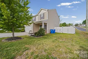 977 Joselynn Drive, Gastonia, NC 28054 - Photo 2