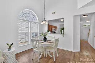 4237 Piccadilly Ln, Fort Mill, SC 29707 - Photo 4