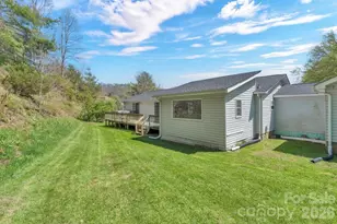 228 Vilas Overlook Dr, Vilas, NC 28692 - Photo 10