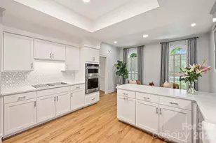 2320 Selwyn Ave, Charlotte, NC 28207 - Photo 14