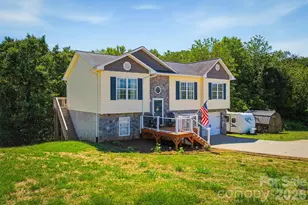 4240 Hickory Nut Ridge Rd, Hudson, NC 28638 - Photo 2