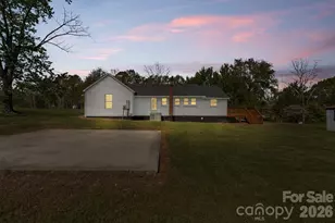 4665 Estes Dr, Granite Falls, NC 28630 - Photo 10