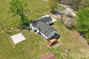 4665 Estes Dr, Granite Falls, NC 28630 - Photo 14