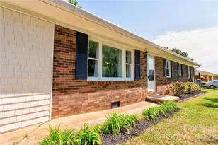111 Dyer Dr, Shelby, NC 28152 - Photo 2