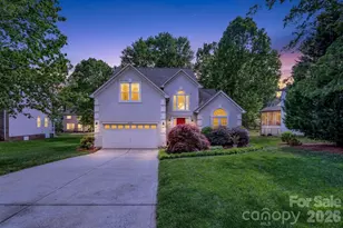 8926 Scottsboro Dr, Huntersville, NC 28078 - Photo 2