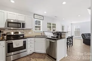 7130 Gallatin Ln, Charlotte, NC 28213 - Photo 8