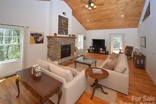 95 Creeks Edge Dr, Hendersonville, NC 28739 - Photo 6