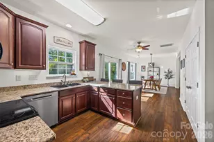 3253 Wicklow Ln, Lake Wylie, SC 29710 - Photo 12
